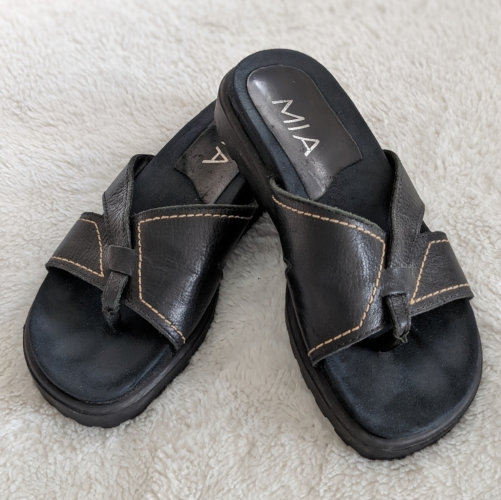Great Condition: Mia Slide Sandals Black Leather Women’s 6